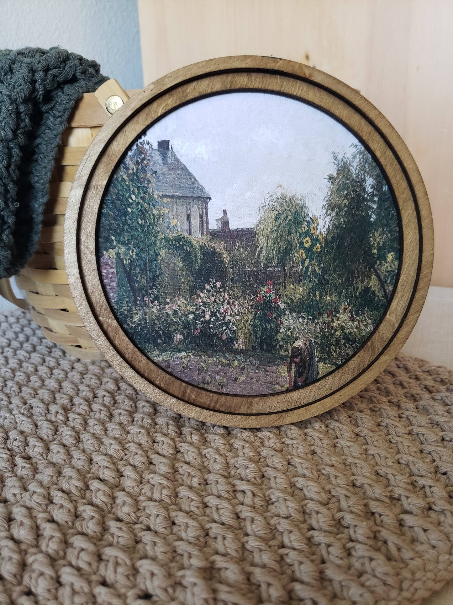 8" Round Vintage Garden Art